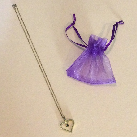 Unknown Jewelry - Heart 💙 Necklace